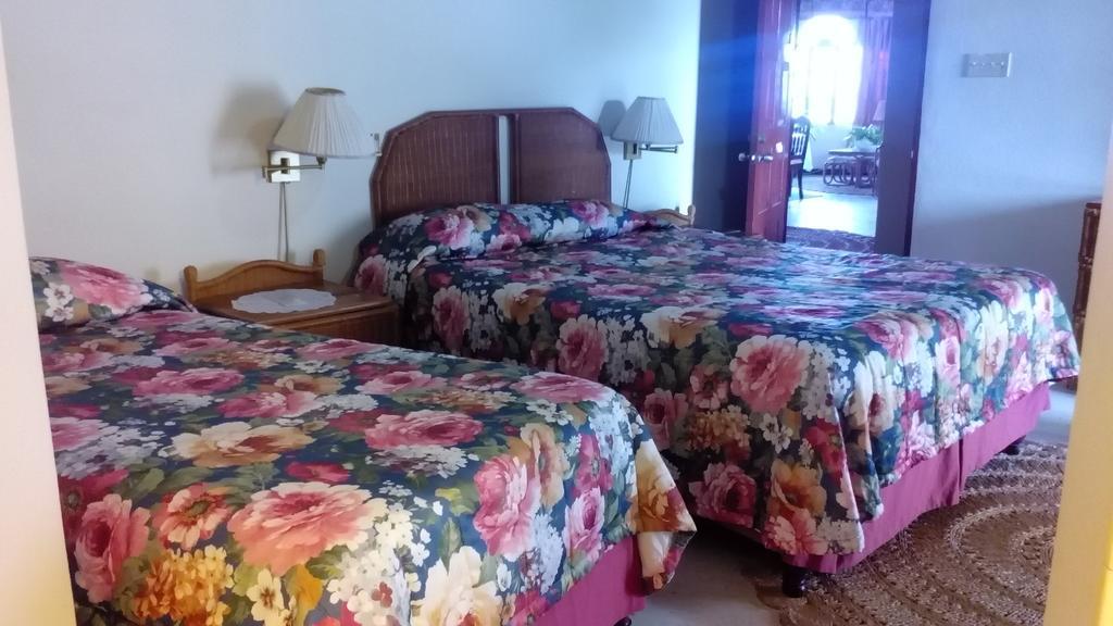 Hotel Relax Resort Montego Bay Buitenkant foto