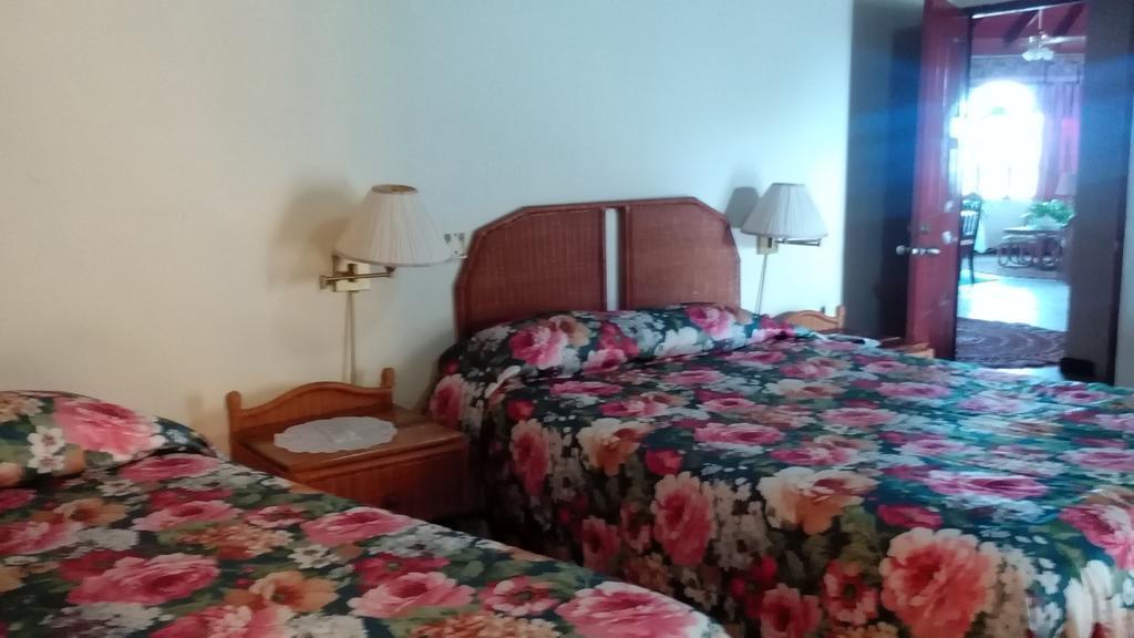 Hotel Relax Resort Montego Bay Buitenkant foto