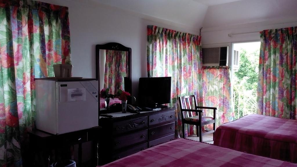 Hotel Relax Resort Montego Bay Buitenkant foto