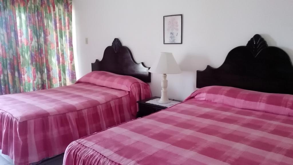 Hotel Relax Resort Montego Bay Buitenkant foto