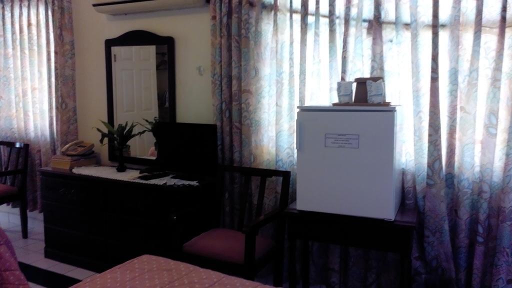 Hotel Relax Resort Montego Bay Buitenkant foto