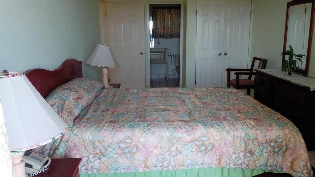 Hotel Relax Resort Montego Bay Buitenkant foto