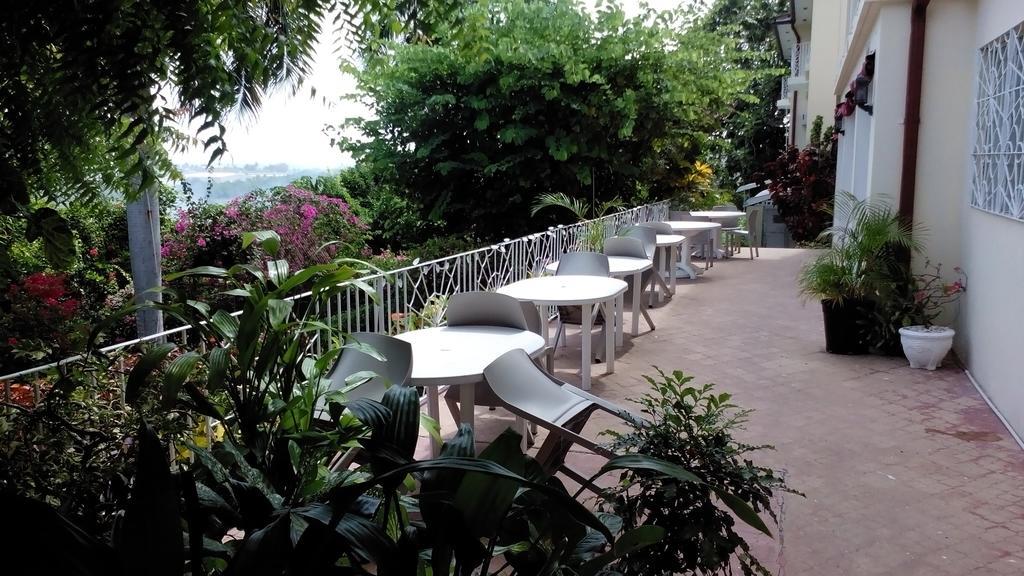 Hotel Relax Resort Montego Bay Buitenkant foto