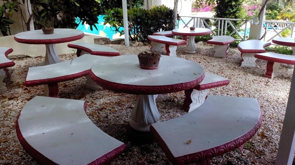 Hotel Relax Resort Montego Bay Buitenkant foto
