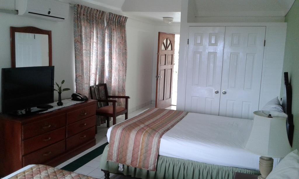 Hotel Relax Resort Montego Bay Buitenkant foto