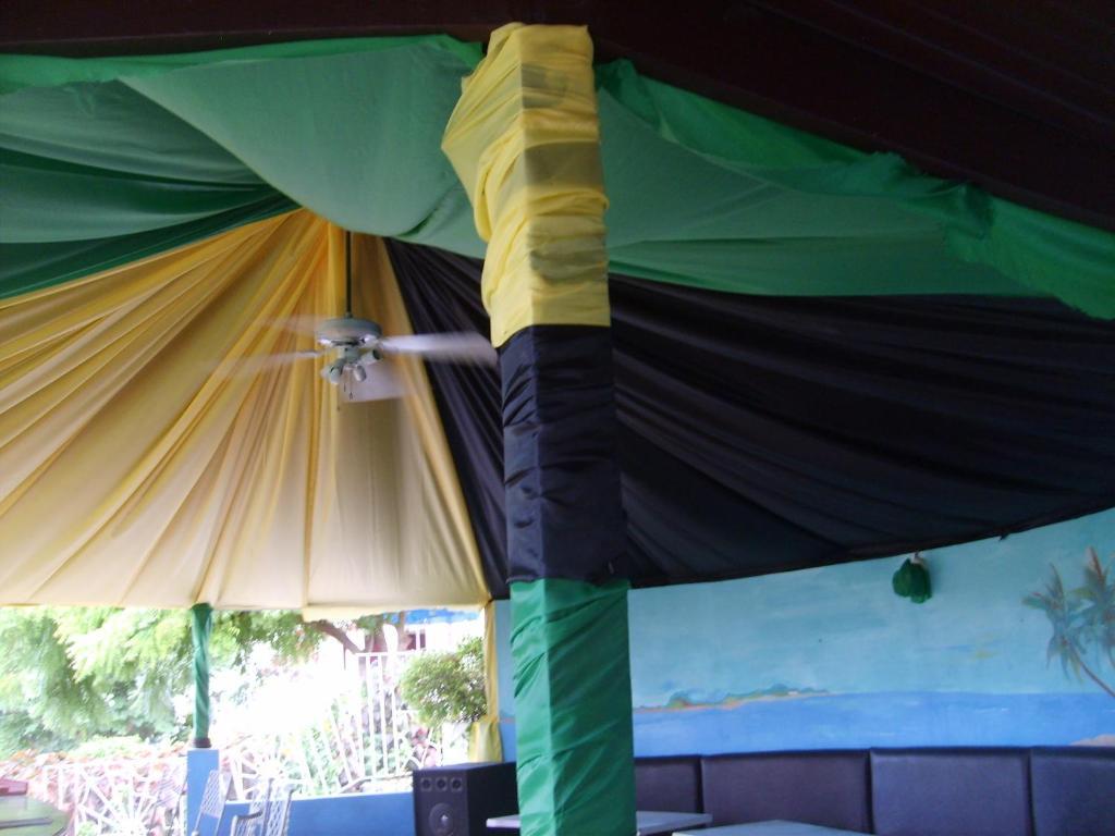 Hotel Relax Resort Montego Bay Buitenkant foto